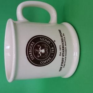 The first Starbucks store coffee mug
